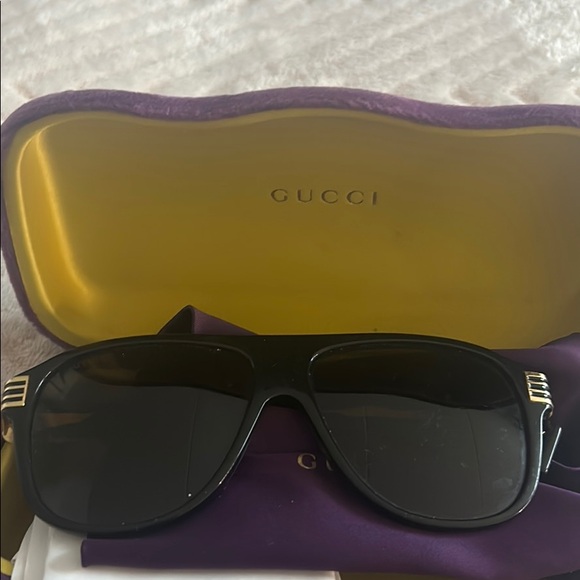 Gucci black and gold authentic sunglasses - Picture 1 of 3